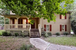 2350 Bankstone Dr SW in Marietta, GA - Building Photo
