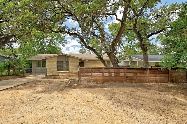 property at 1110 W Oltorf St