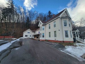 18 W Bow St in Franklin, NH - Building Photo - Building Photo