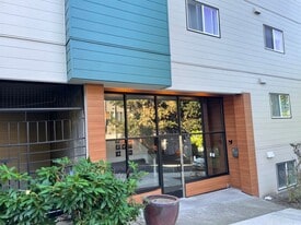 9710 5th Ave NE in Seattle, WA - Building Photo