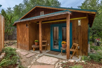 402 Trujillo Ln in Taos, NM - Building Photo - Building Photo