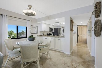 4835 Bonita Beach Rd SW in Bonita Springs, FL - Foto de edificio - Building Photo