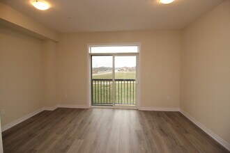 23-185 Bedrock Dr in Stoney Creek, ON - Building Photo - Building Photo