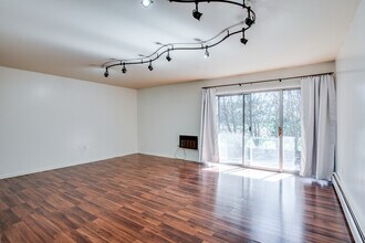 1049 W Ogden Ave in Naperville, IL - Building Photo - Building Photo