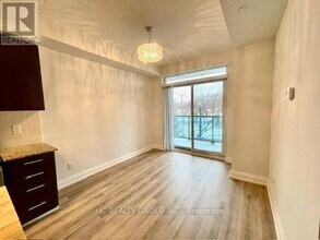 7167-7167 Yonge St in Toronto, ON - Building Photo - Building Photo