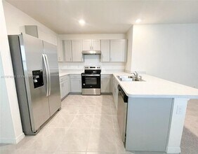 1556 Gladewater Rd in Kissimmee, FL - Building Photo - Building Photo