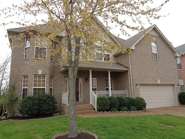 7329 Sugarloaf Dr in Nashville, TN - Foto de edificio