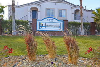 Newport Village in North Las Vegas, NV - Building Photo - Building Photo