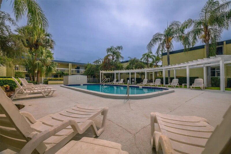 1301 S Howard Ave in Tampa, FL - Building Photo