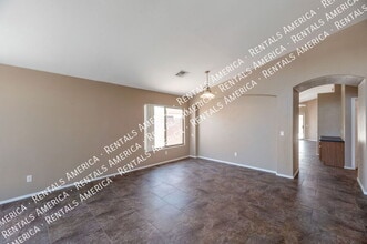 3859 E Longhorn Dr in Gilbert, AZ - Building Photo - Building Photo