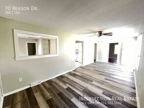 70 Reasor Dr in St. Louis, MO - Building Photo - Building Photo
