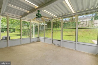 11710 Milbern Dr in Potomac, MD - Foto de edificio - Building Photo