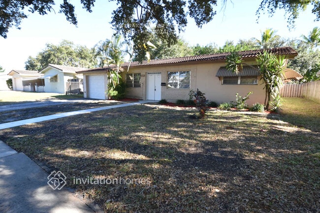 1307 N 46th Ave in Hollywood, FL - Building Photo - Building Photo