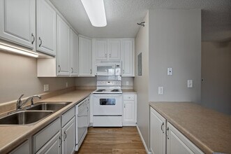 Riva Ridge Apartments in Shakopee, MN - Building Photo - Building Photo
