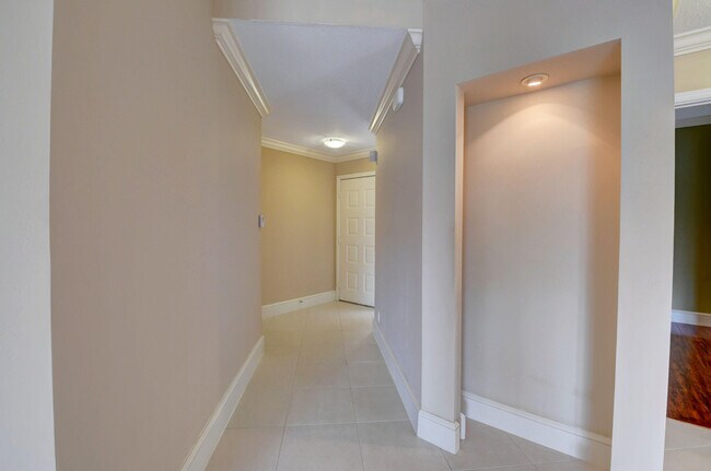 23181 Fountain View Dr in Boca Raton, FL - Building Photo - Building Photo