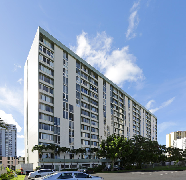 Fairway Gardens in Honolulu, HI - Building Photo - Building Photo