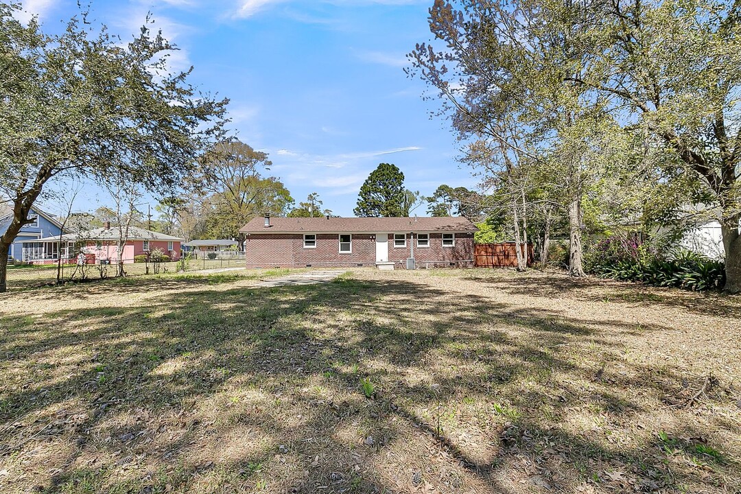 1341 Vine St in Charleston, SC - Building Photo