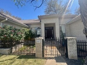 407 Quick Silver in Horseshoe Bay, TX - Foto de edificio - Building Photo
