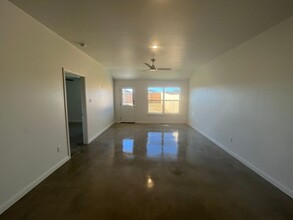 911 Wax Myrtle-Unit -B-24 HR HOLD SHOWABLE in Killeen, TX - Building Photo - Building Photo