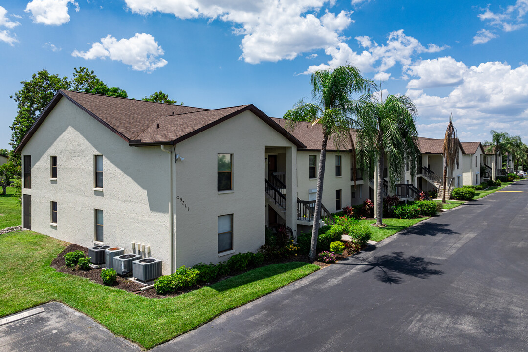 Central Park South in Ft. Myers, FL - Building Photo