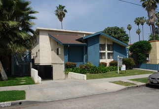 Alabama Apartments in Canoga Park, CA - Building Photo - Building Photo