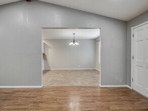 800 Royal Ln in Yukon, OK - Building Photo - Building Photo
