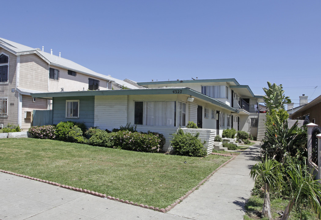 4327 Altadena Ave in San Diego, CA - Foto de edificio