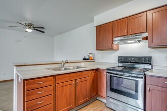 Jackson Farms Apartments in Oshkosh, WI - Building Photo - Interior Photo