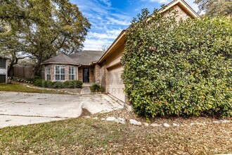 6711 Morning Shadow Ln in San Antonio, TX - Building Photo - Building Photo