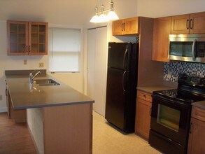 76 Queen Mary Dr, Unit 312C in Queensbury, NY - Building Photo - Building Photo