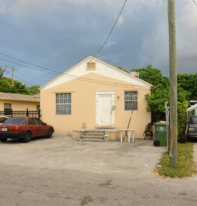 109 NE 56th St in Miami, FL - Building Photo