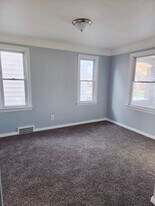 5131 Philip Ave in Maple Heights, OH - Building Photo