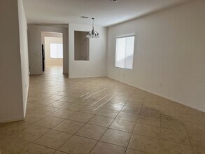 2712 Cheer Pheasant Ave in North Las Vegas, NV - Building Photo - Building Photo