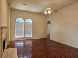 4515 Oak Valley Dr in Missouri City, TX - Building Photo