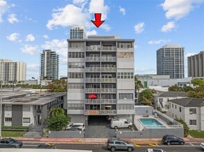 6855 Abbott Ave, Unit 5-504 in Miami Beach, FL - Foto de edificio - Building Photo