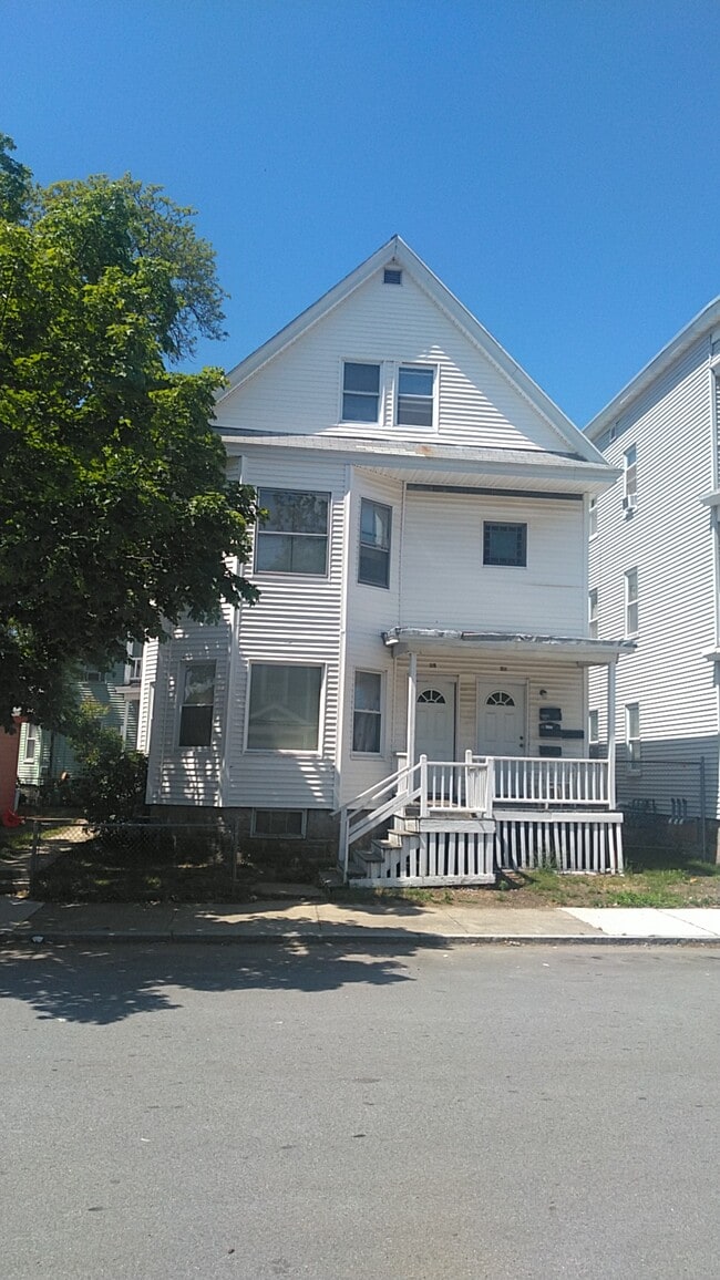 33 Farley St Rentals in Lawrence, MA