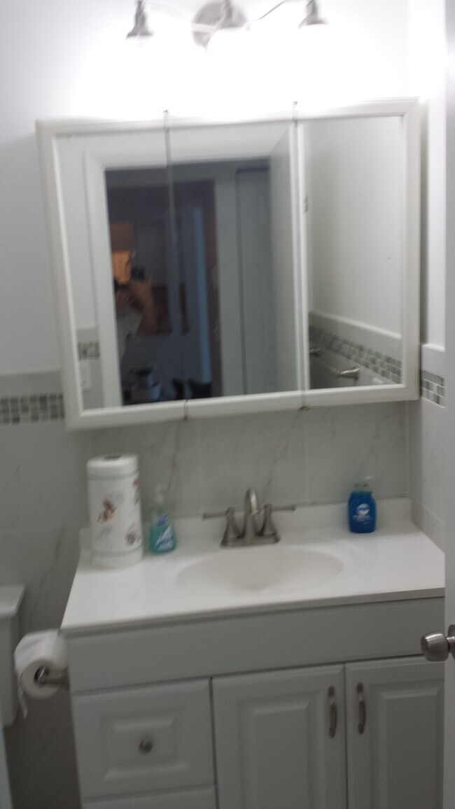 450 NW 20th St, Unit 301 in Boca Raton, FL - Foto de edificio - Building Photo