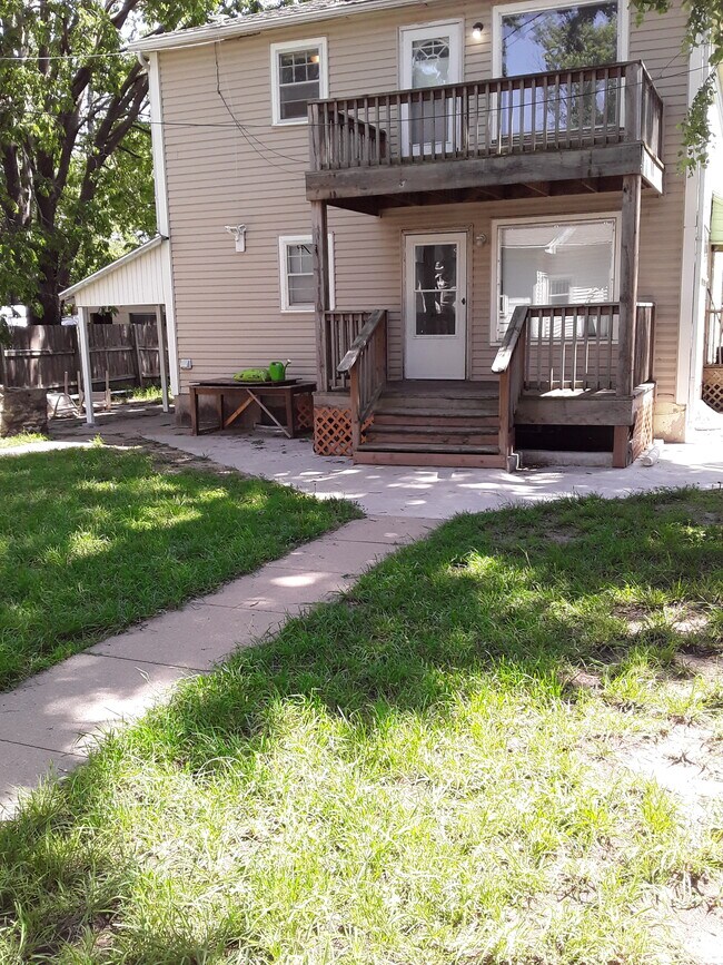 415 E Sherman St Rentals in Hutchinson, KS