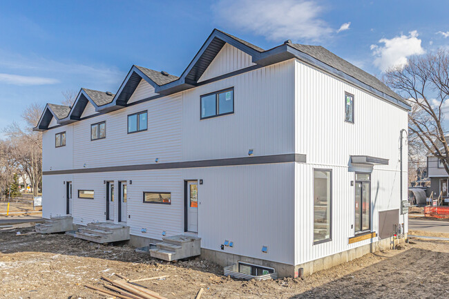 12806 113 Av NW in Edmonton, AB - Building Photo - Building Photo