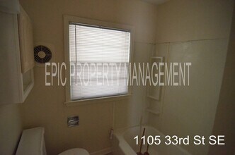 1105 33rd St SE in Cedar Rapids, IA - Building Photo - Building Photo
