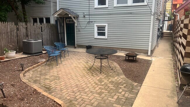 1839 N Hermitage Ave, Unit g in Chicago, IL - Building Photo - Building Photo