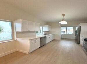 136 Marina Ave in Key Largo, FL - Building Photo - Building Photo