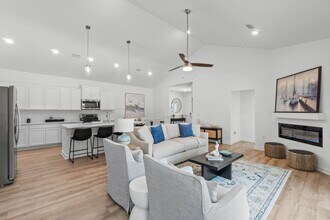 423 Arrowwood Blvd in Freeport, FL - Building Photo - Building Photo