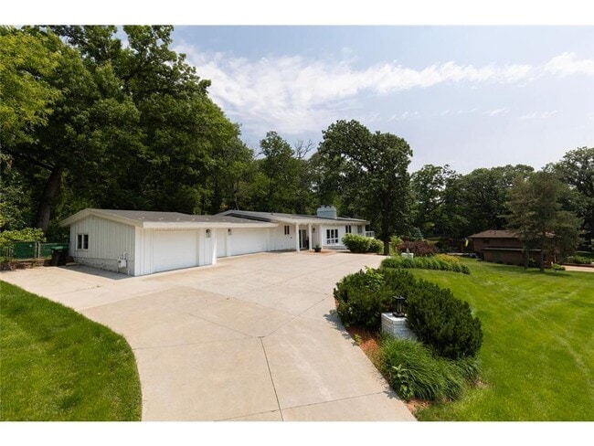 1345 Fairlawn Way in Minneapolis, MN - Building Photo - Building Photo