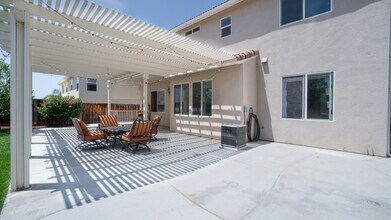 29134 Bridgeport Ln in Menifee, CA - Foto de edificio - Building Photo