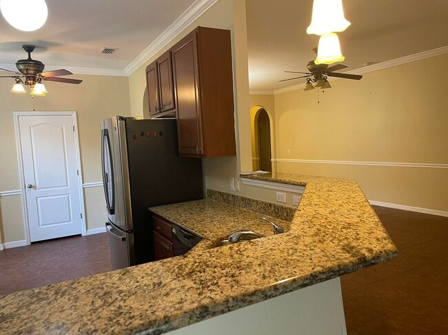 5079 NW Fiddle Leaf Ct in Port St. Lucie, FL - Foto de edificio - Building Photo