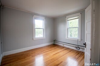 88 Riverview Ave in New London, CT - Building Photo - Building Photo