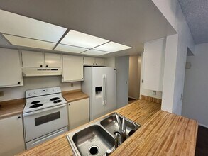 2339 Roundhouse Rd in Sparks, NV - Building Photo - Building Photo