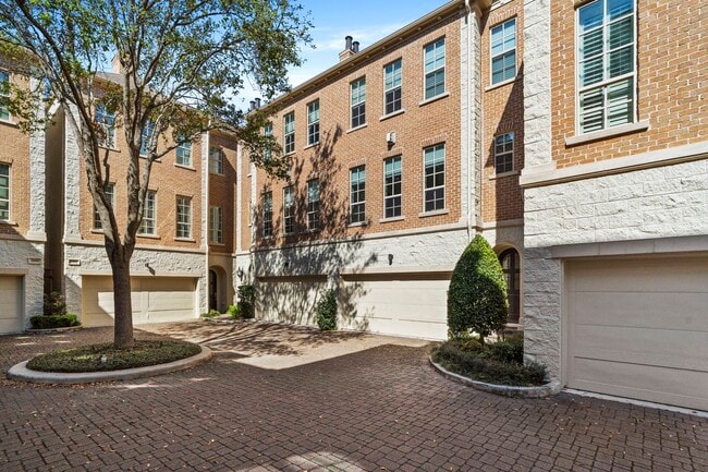 property at 2174 Briarglen Dr