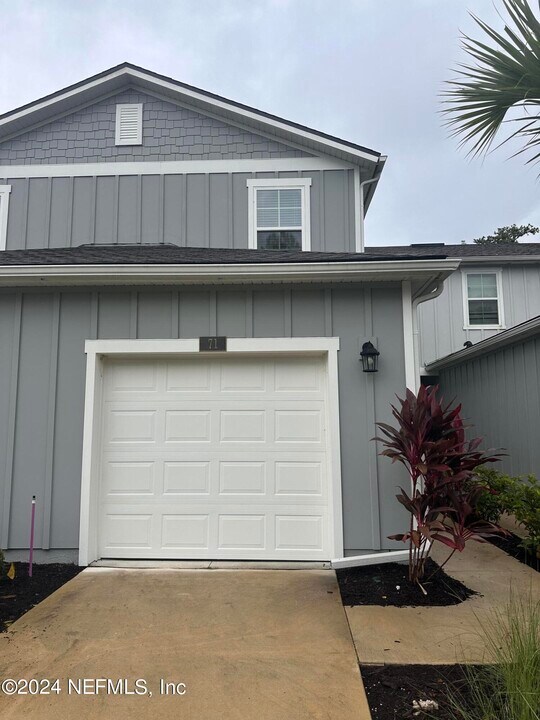 71 Tahiti Shrs Ct in St. Augustine, FL - Building Photo